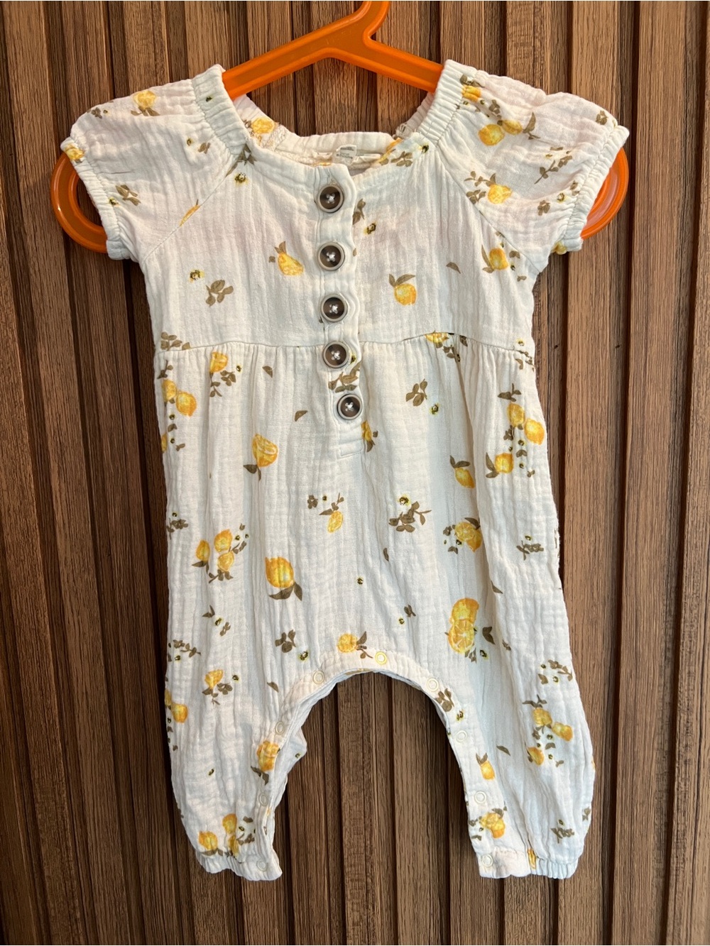 🔥 3 FOR $15 OFFER 🔥 Lemon Print Muslin Romper 3-6 months